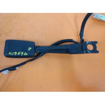 ENGANCHE CINTURON DERECHO 732300D150B0 
