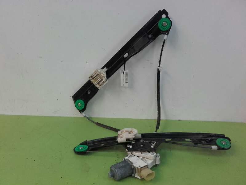 Recambio de elevalunas delantero derecho para bmw serie 1 berlina (e81/e87) 118d referencia OEM IAM 7067796  