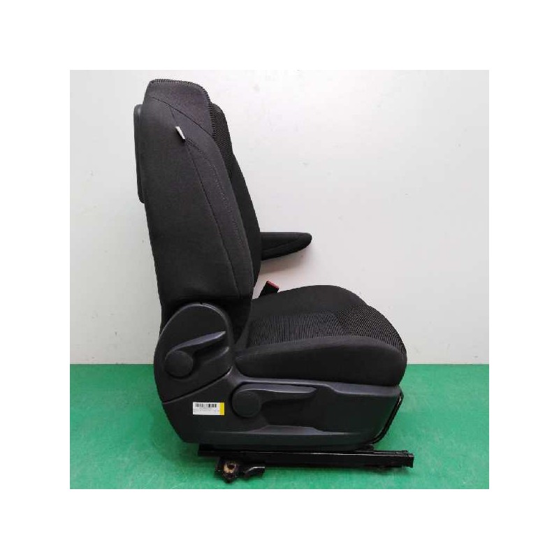 ASIENTO DELANTERO DERECHO SIN CABEZAL