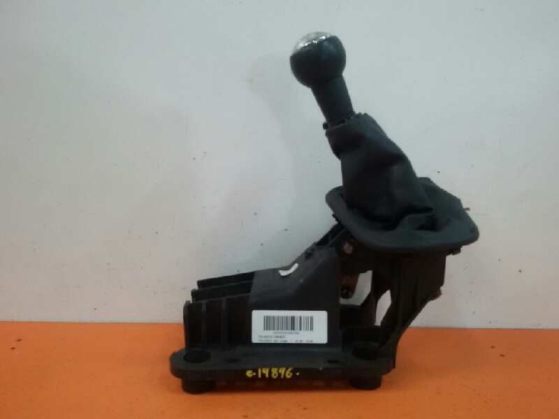 Recambio de palanca cambio para peugeot 207 urban referencia OEM IAM 9684489580  